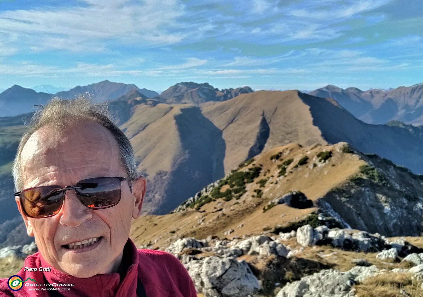 72 Dalla cima del Venturosa selfie col Pizzo Baciamorti ed oltre.jpg